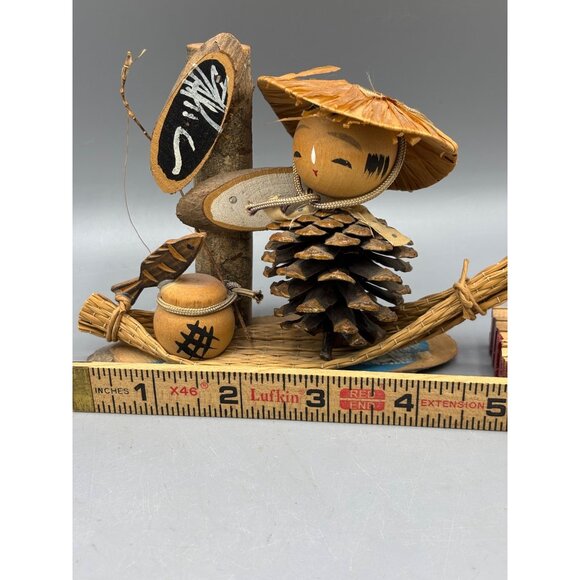 Vtg Koskeshi Handcrafted Pinecone Fisherman Figurine Hat Boat Japan - Picture 7 of 7